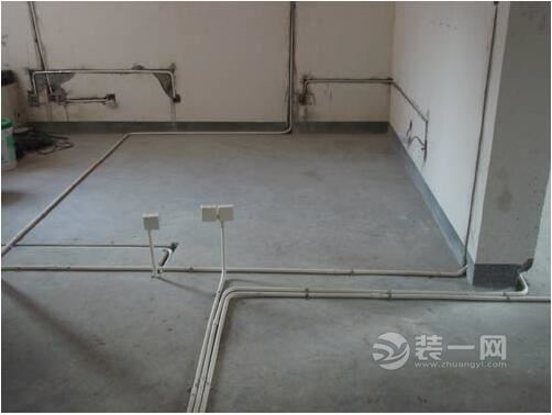 居家装修水电现场施工图片