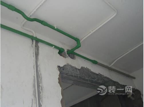 居家装修水电现场施工图片