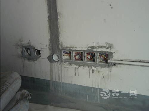 居家装修水电现场施工图片